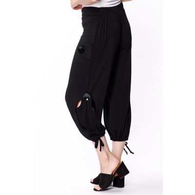 Chic Button Capri in Black-L