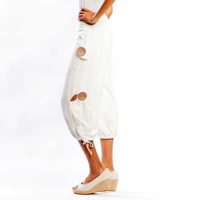Side Button Detail Jogger Capris in White