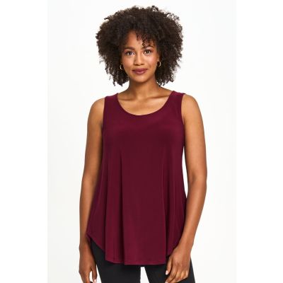 Scoop Neck Smile Hem Tank in Merlot-S