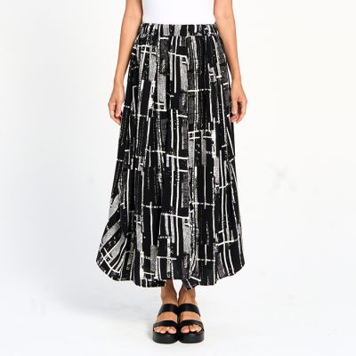 Gathers and Pleats Elastic Waist Skirt in Black-M