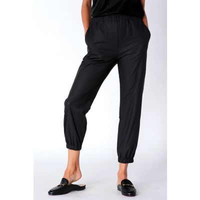 Vegan Leather Jogger Pants in Matte Black-M