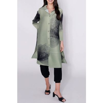 Plissé Splatter Button-Down Top in Green