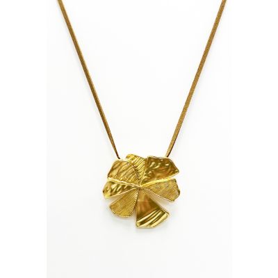 Matte Flower Necklace in Gold