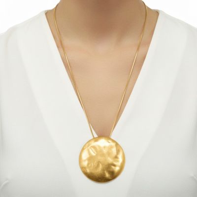Circle Pendant Necklace in Gold
