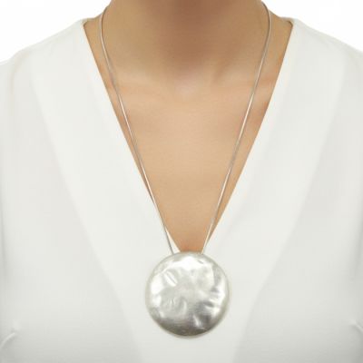 Circle Pendant Necklace in Silver