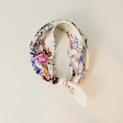 Magnetic Pearl Bloom Scarf in Multi