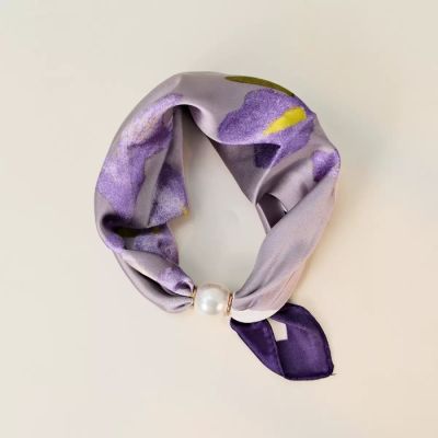 Magnetic Pearl Bloom Scarf in Purple