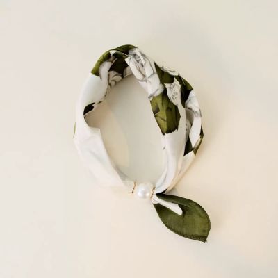 Magnetic Pearl Bloom Scarf in Olive