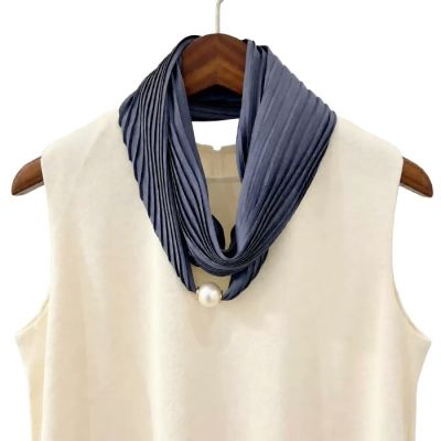 Pleated Magnetic Pearl Scarf in Shadow-OS