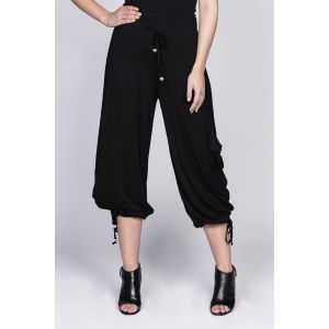 Pocket Detail Jogger Capri in Black