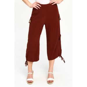 Side Button Linen-Blend Capri in Spice