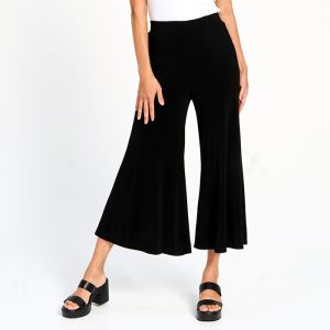 Jersette Wide-Leg Capri in Black